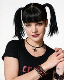 atheloveofivy.com_wp_content_uploads_2009_02_pauleyperrette.jpg